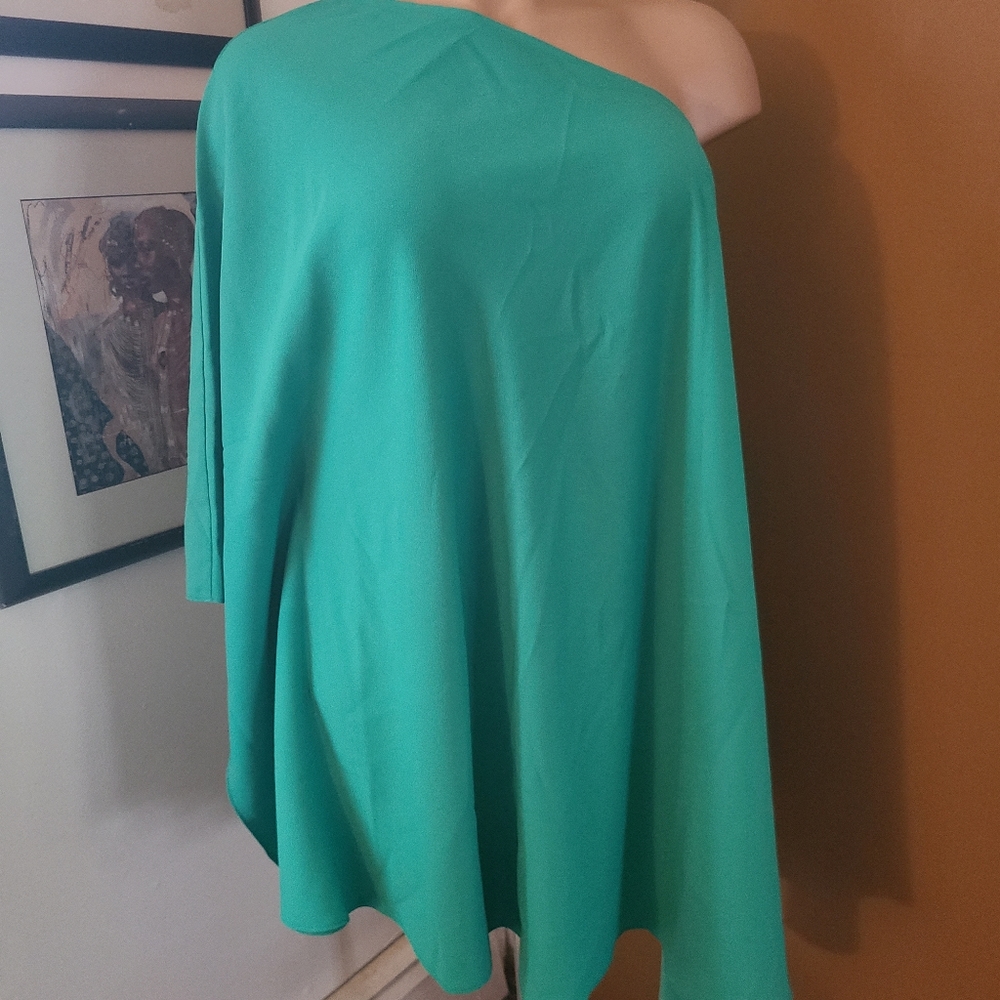 Green one shoulder shift dress